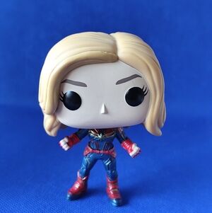 3/$25💙Captain Marvel Carol Danvers Funko Pop #425 loose figure